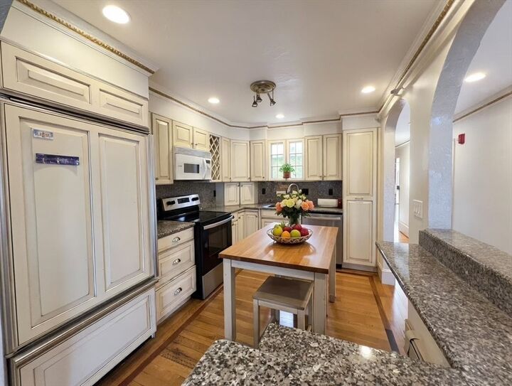 Property Photo:  1002 Beacon St  MA 02446 