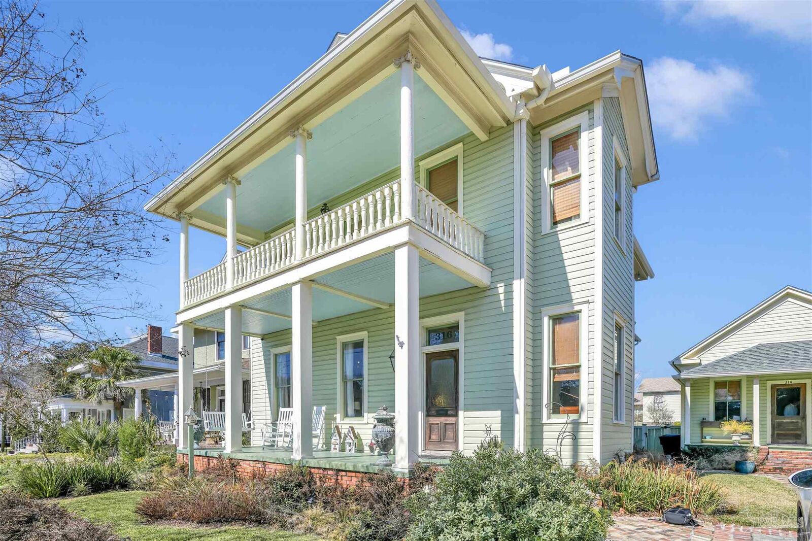 Property Photo:  316 W Strong St  FL 32501 