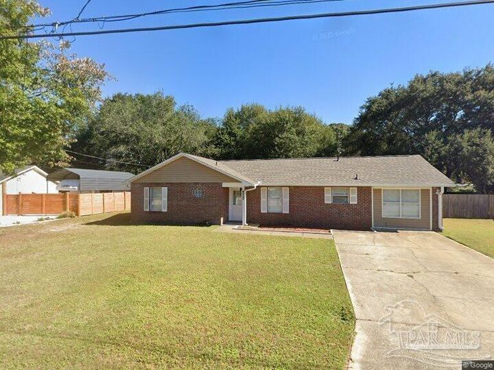 Property Photo: 4252 Castille Ave FL 32571