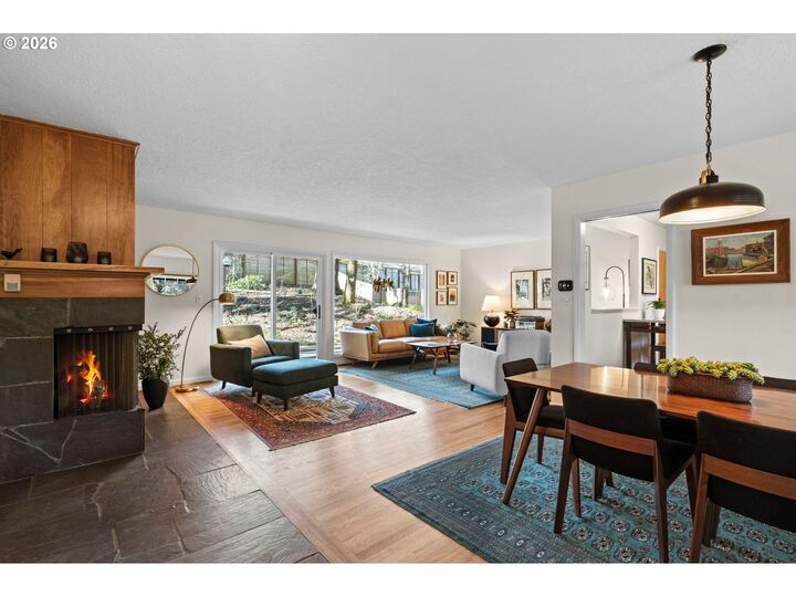 Property Photo:  1036 Bullock St  OR 97034 