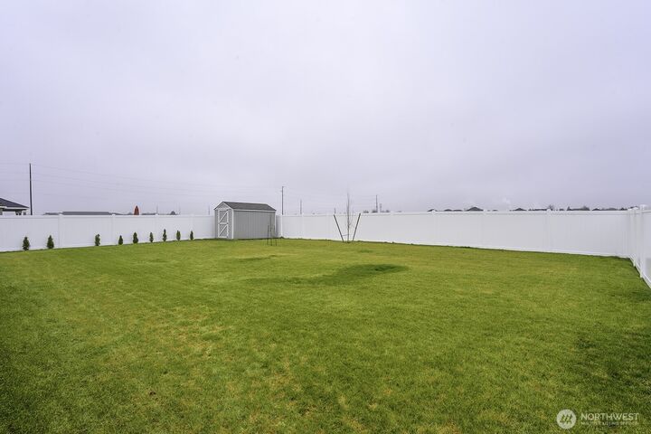 Property Photo:  915  P Street SW  WA 98848 