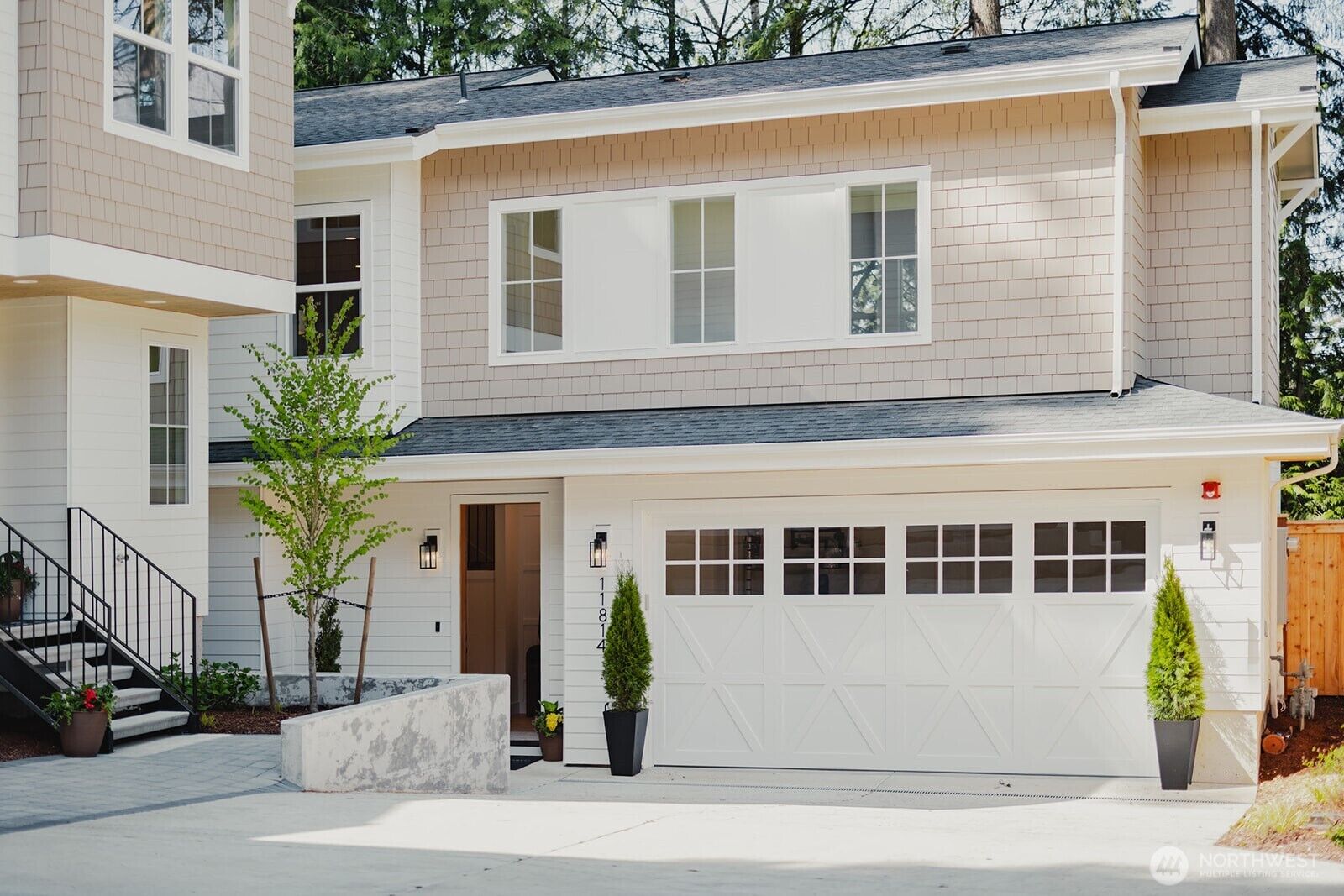 Property Photo:  11814 NE 103rd Place  WA 98033 