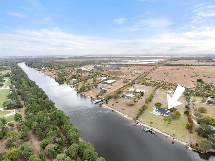 Property Photo: 10125 SW Green Ridge Lane FL 34990