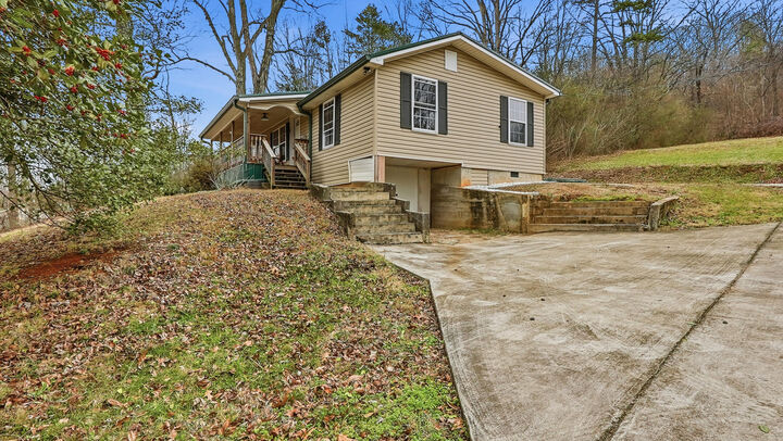 Property Photo:  431 Old Chattanooga Pike SW  TN 37311 