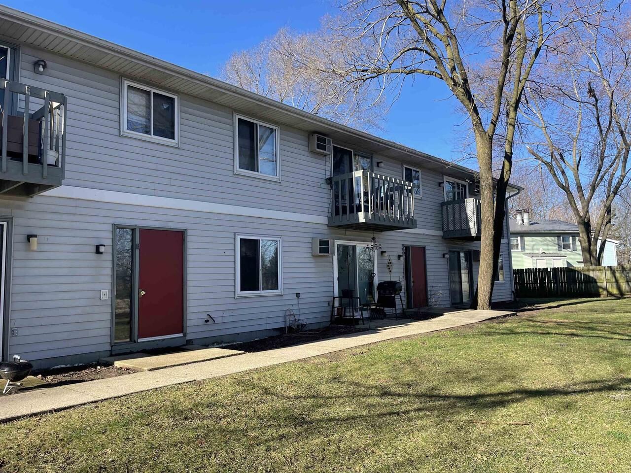 Property Photo: 914 North Oak Street WI 53704