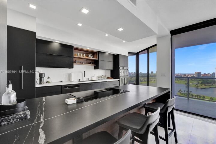 Property Photo:  20281 E Country Club Dr 1503  FL 33180 