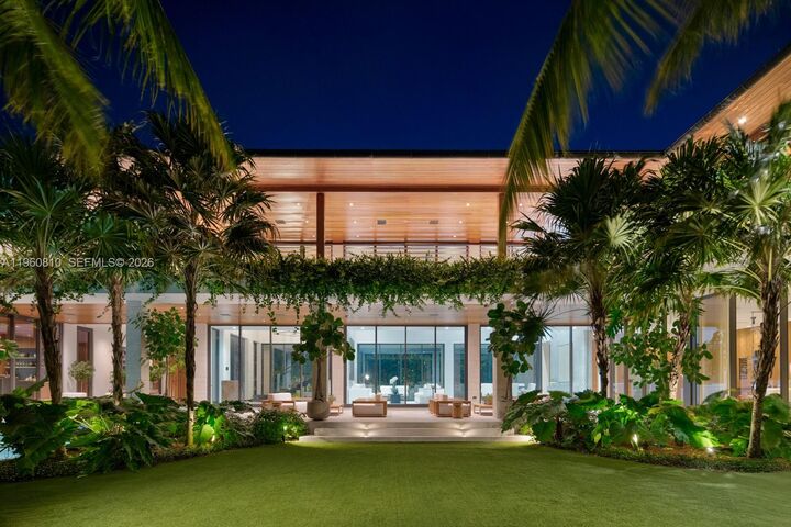 Property Photo: 625 Reinante Ave FL 33156