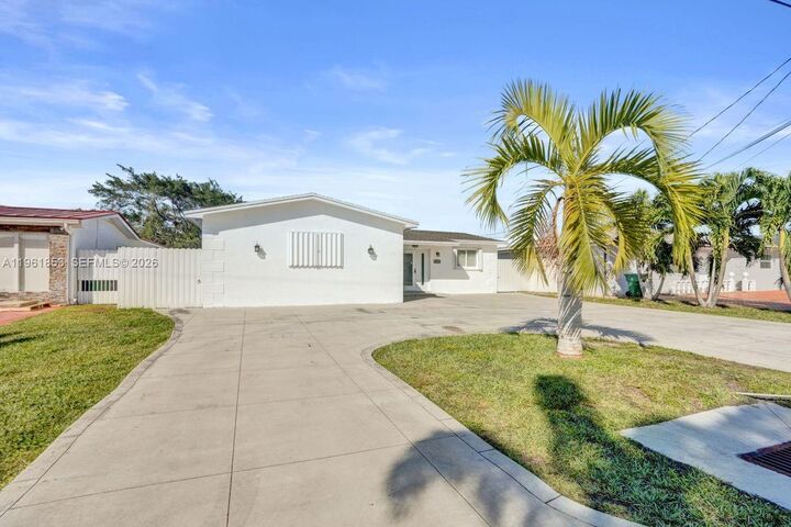 Property Photo:  6617 Dahlia Dr  FL 33023 