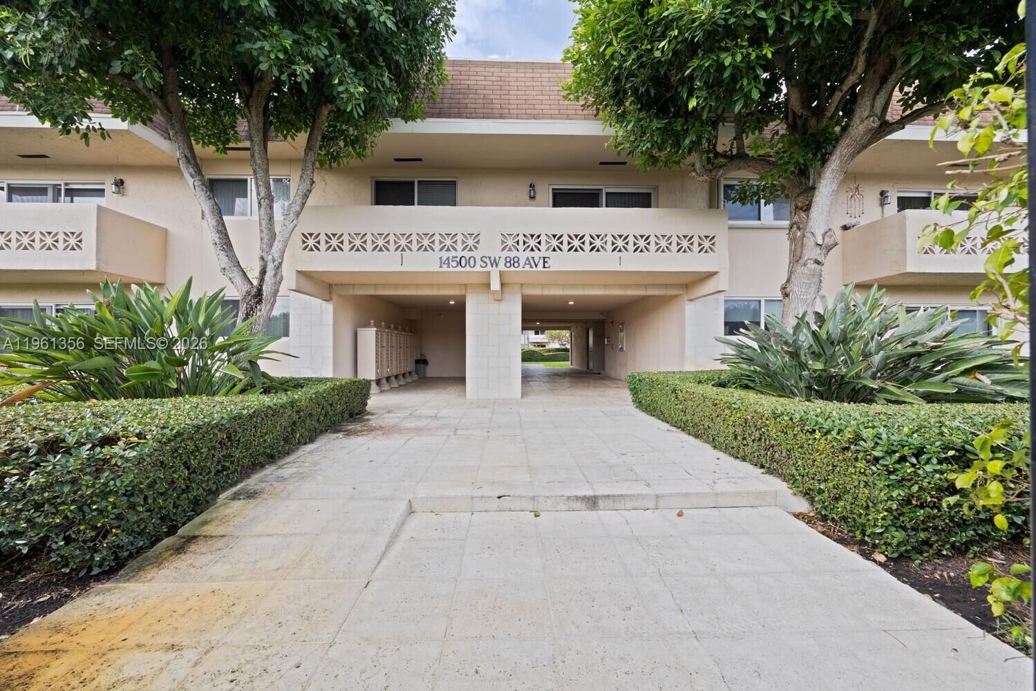 Property Photo:  14500 SW 88th Ave 104  FL 33176 