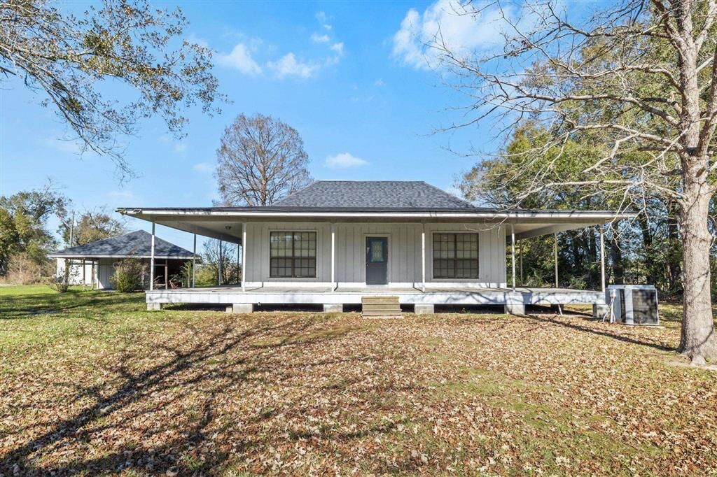 Property Photo:  2718 Topsy Rd  LA 70611 