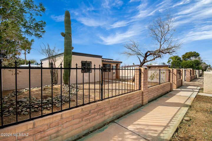 Property Photo:  4210 E Canada Stravenue  AZ 85706 
