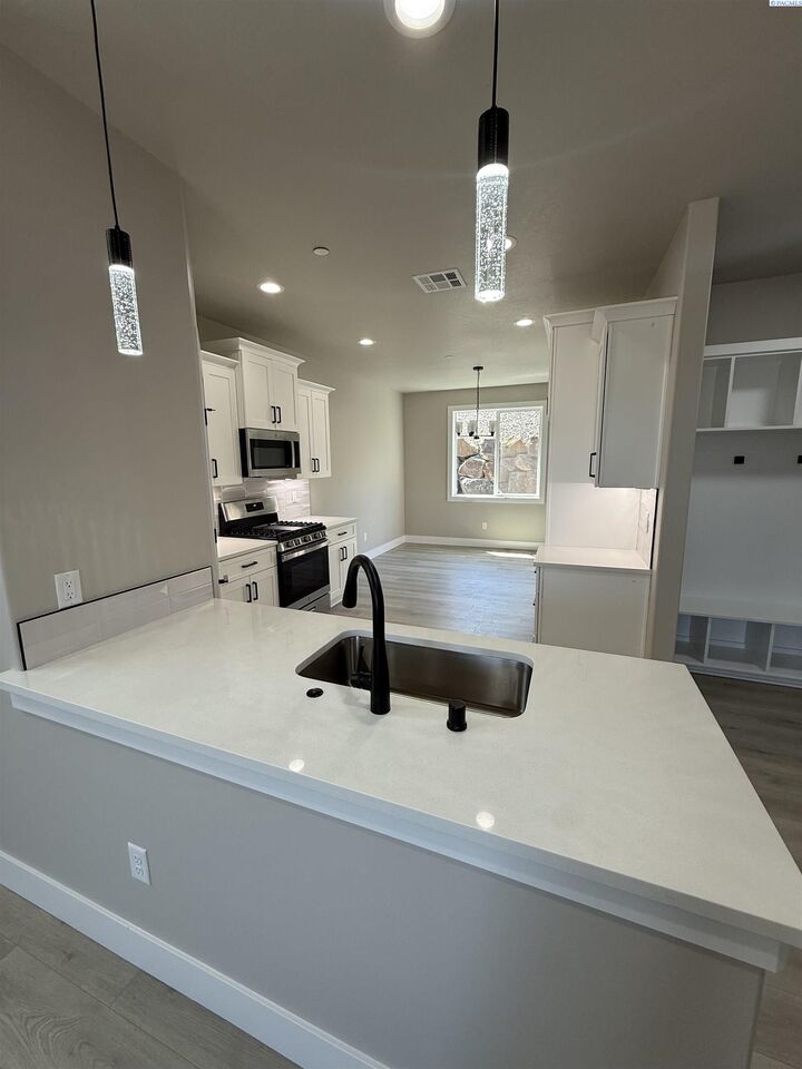 Property Photo:  774 Rio Vista Loop Lot46  WA 99352 