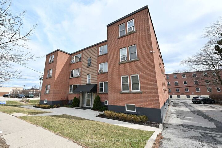 2418 New Street 11 — photo 1