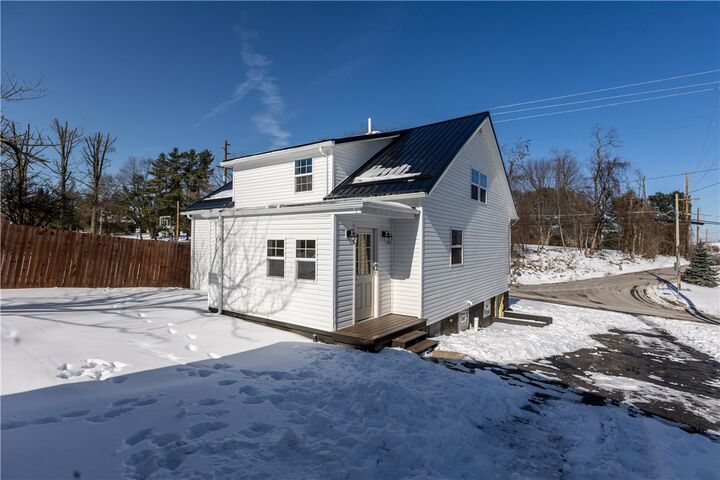 Property Photo:  179 Balsinger Rd  PA 15401 