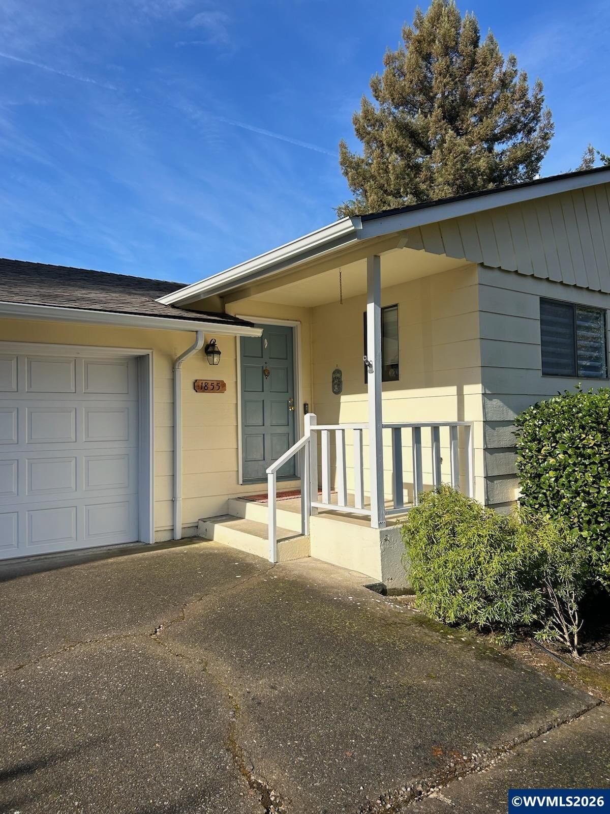 Property Photo:  1855 Turnage St NW  OR 97304 