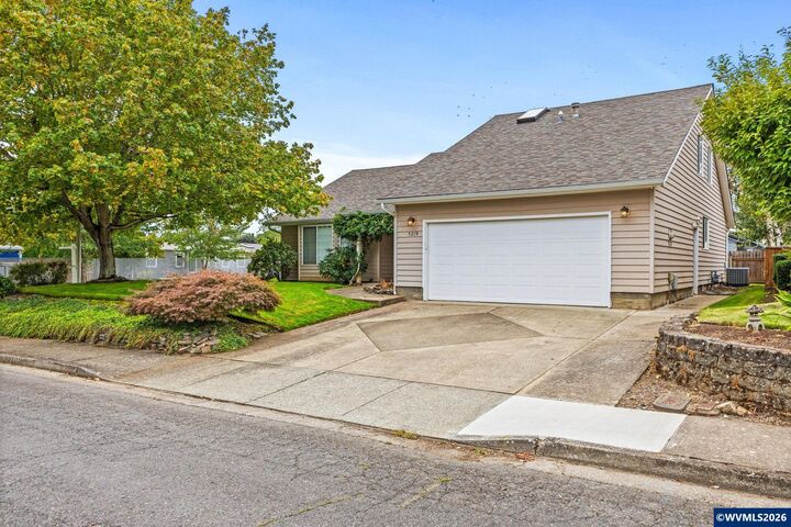 Property Photo:  5219 Spring Leaf Ct N  OR 97303 