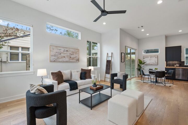 Property Photo: 928 E 53rd 1/2 Street 1 TX 78751