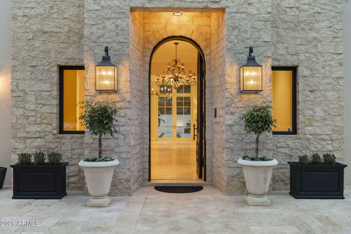 Property Photo:  5402 E Exeter Boulevard  AZ 85018 