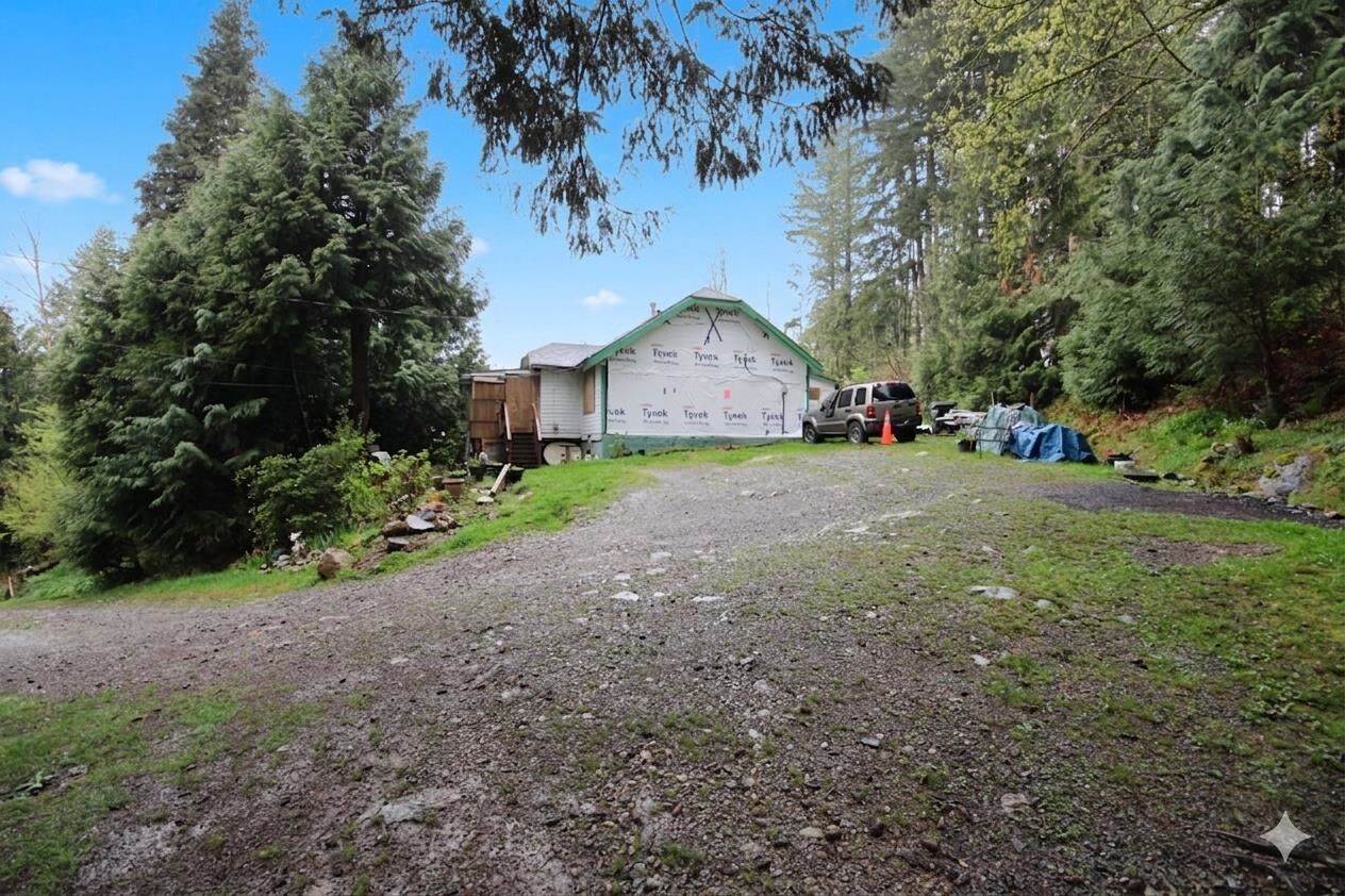 Property Photo: 2391 Lougheed Highway BC V0M 1A1