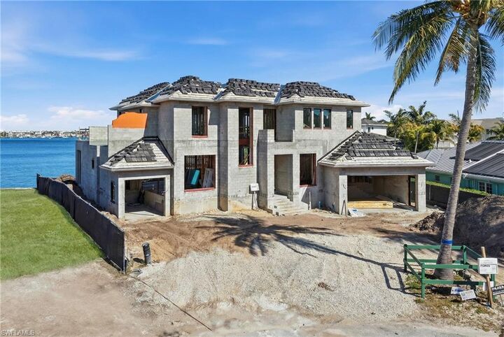 Property Photo:  1305 Marlin Dr  FL 34102 