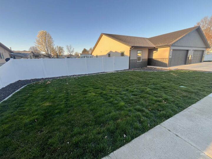 Property Photo:  606 Warner Ave B  ID 83501 