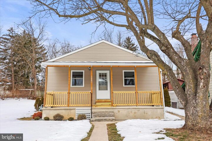 Property Photo: 1443 W College Avenue PA 17404