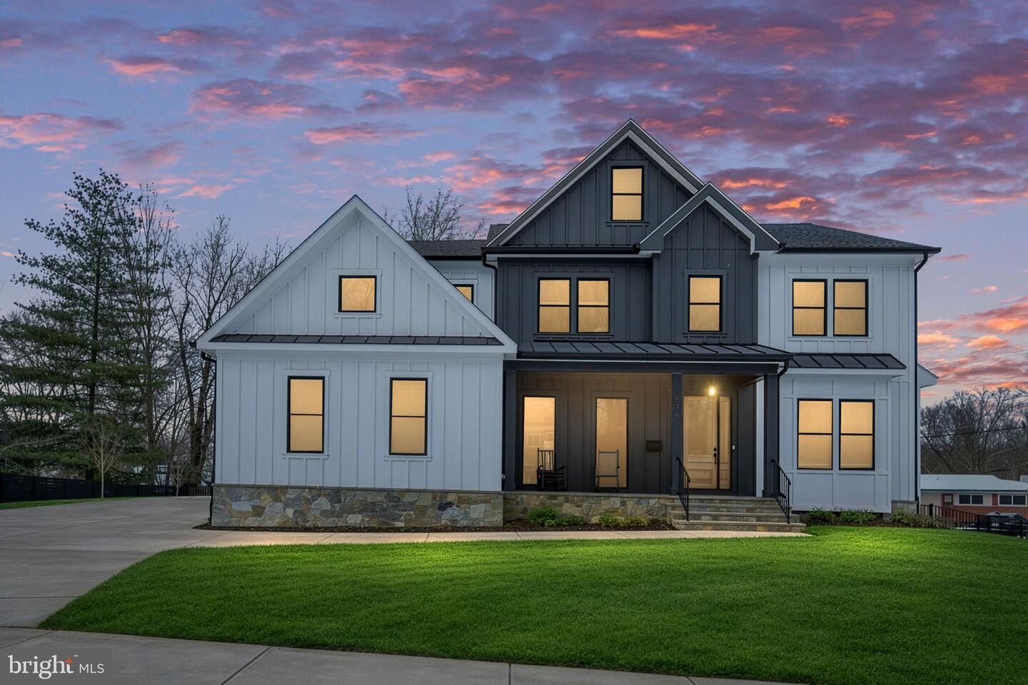 Property Photo:  516 Valley Drive SE  VA 22180 