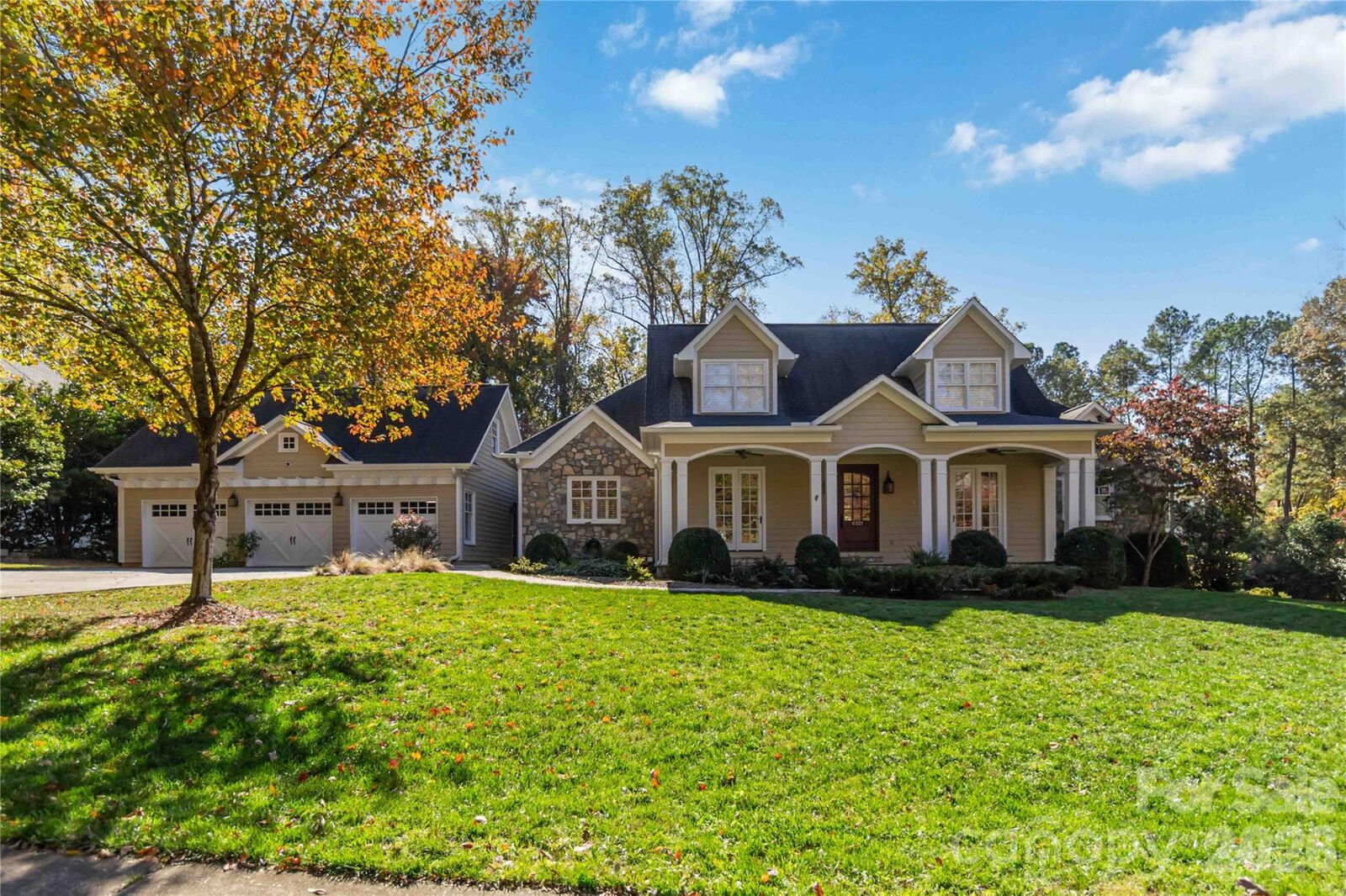 Property Photo:  6321 Sharon Hills Road  NC 28210 