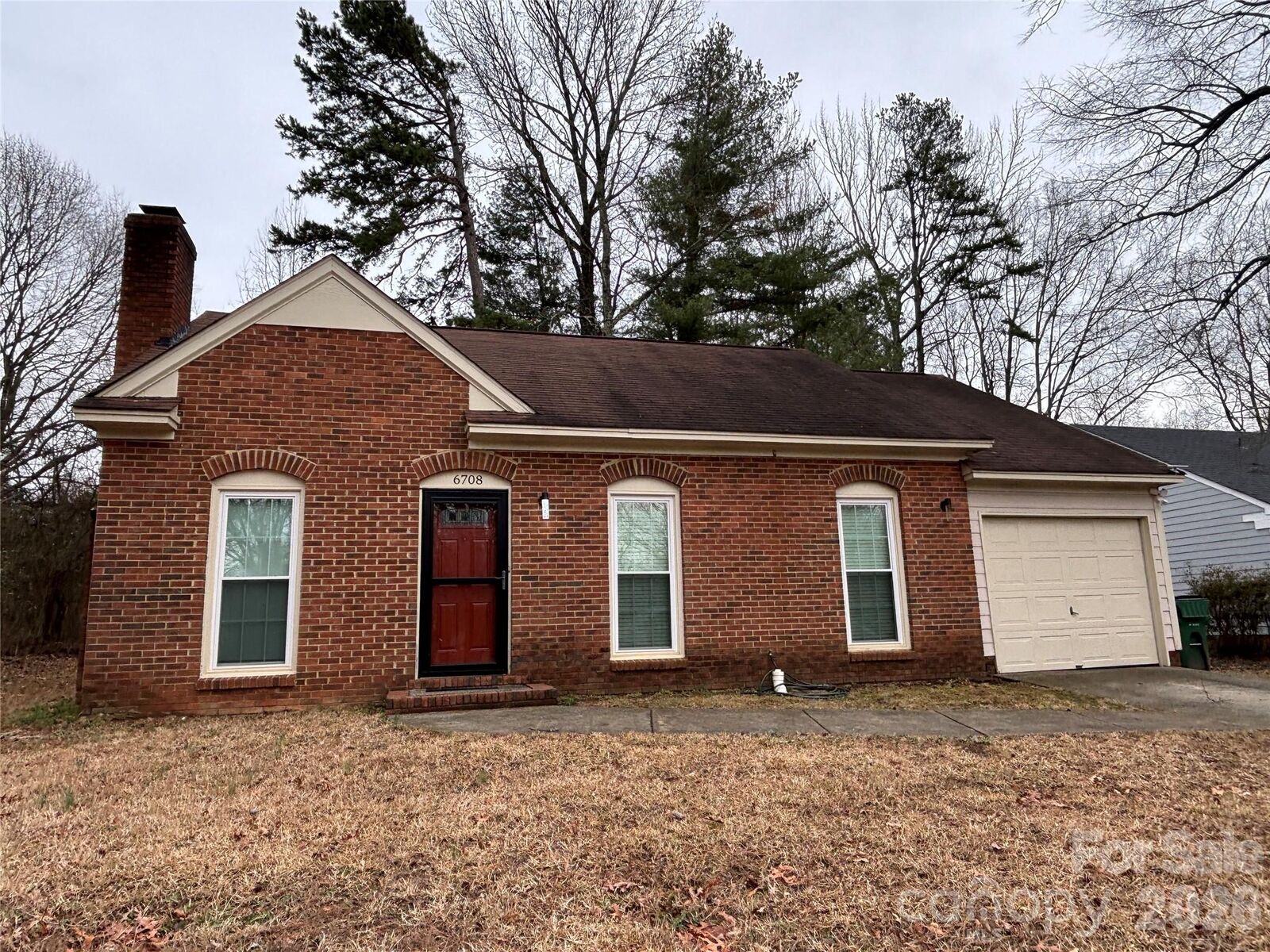 Property Photo: 6708 Marston Court NC 28215