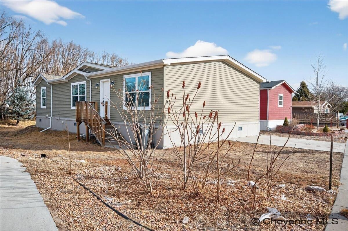 Property Photo: 614 Broken Wheel Ct WY 82007