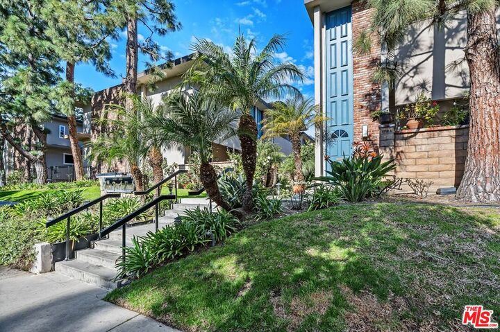 Property Photo: 4716 La Villa Marina CA 90292