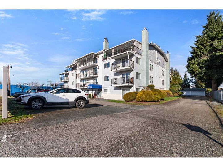 Photo de la propriété:  46033 Chilliwack Central Road 403  BC V2P 1J5 