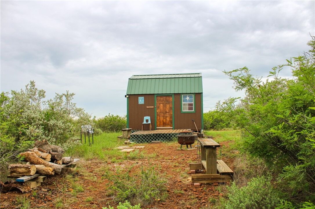 Property Photo:  464 Cr 354  TX 78011 