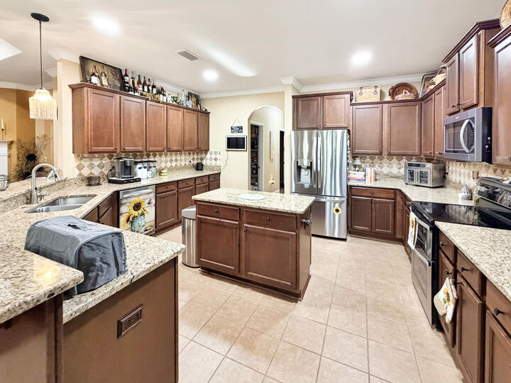 Property Photo: 404 Wych Circle FL 32536