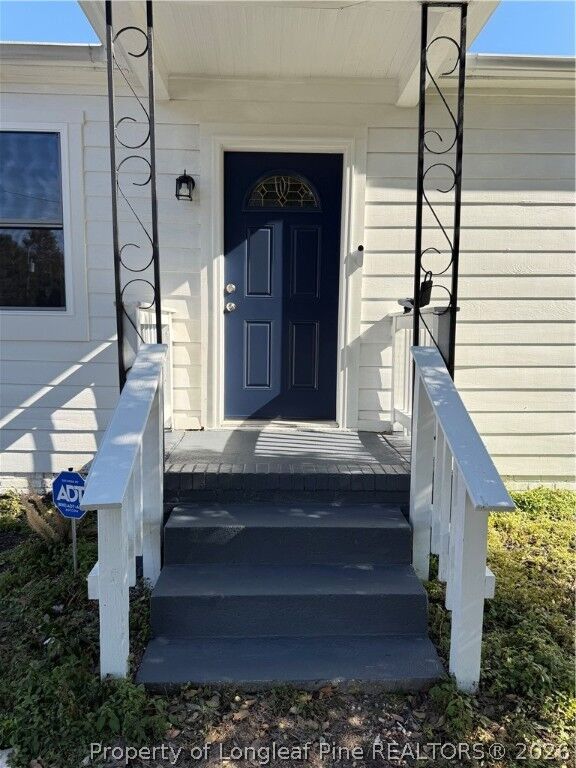 Property Photo:  128 W Circle Court  NC 28301 