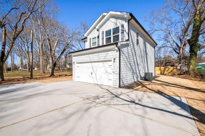 Property Photo:  1015 Lyndon Avenue  GA 30223 