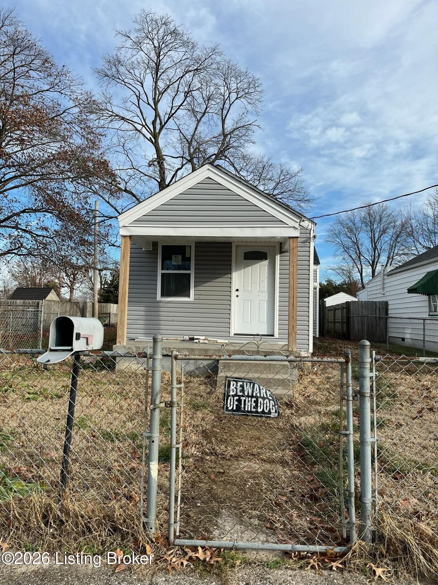 Property Photo:  2825 Griffiths Ave  KY 40212 
