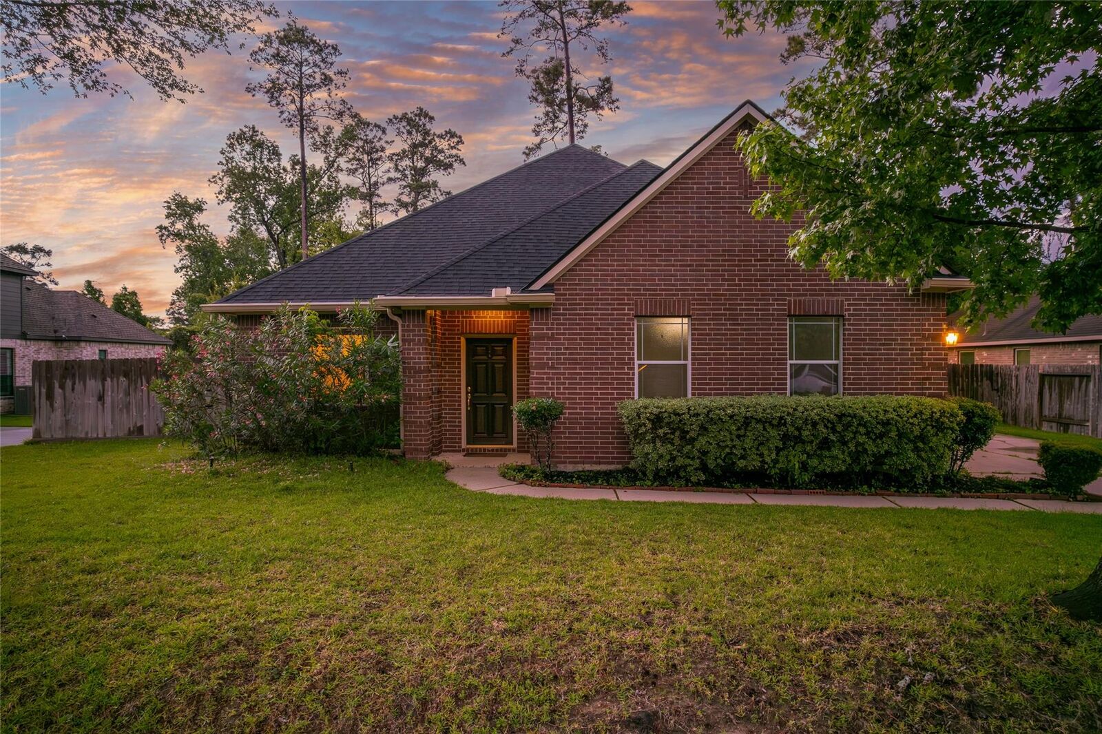 Property Photo:  629 Spring Forest Drive  TX 77302 