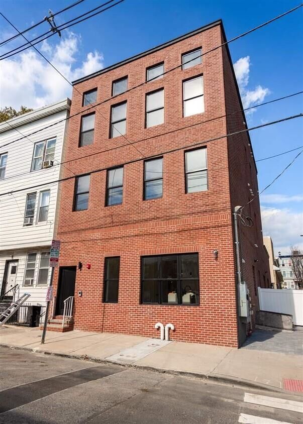 Property Photo:  78 Paterson St 2A  NJ 07307 