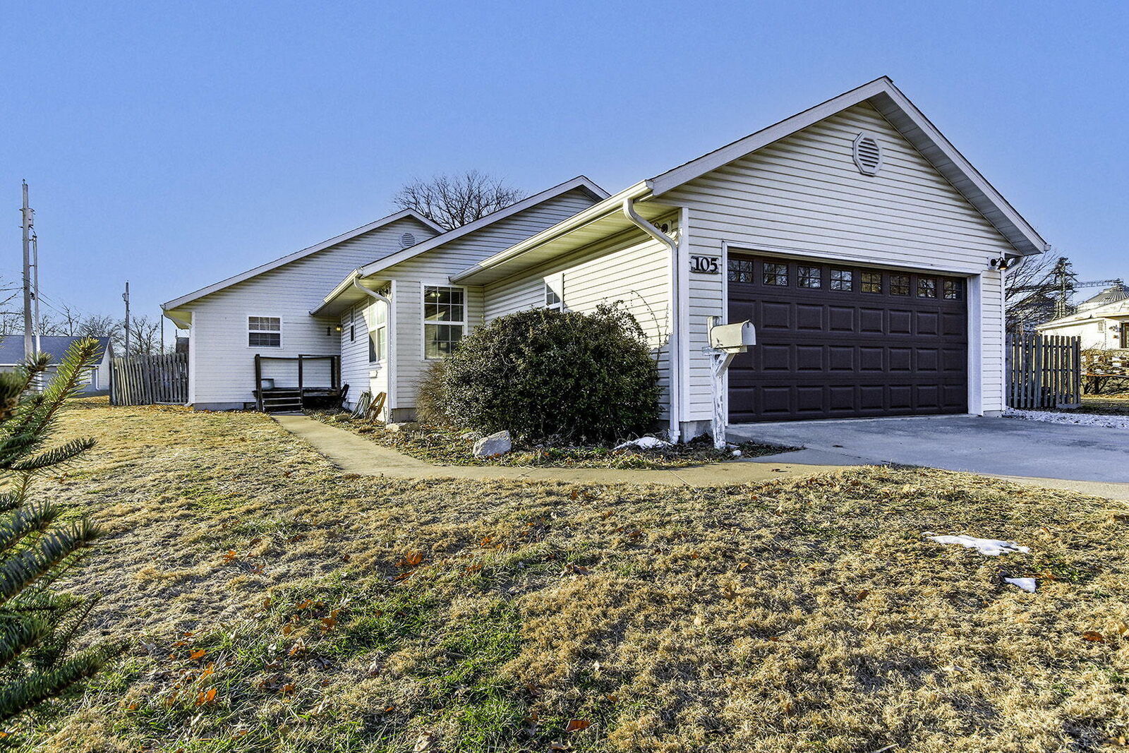 Property Photo: 105 S Howard Burton Drive MO 65240