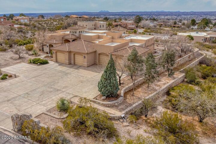 Property Photo:  810 Roadrunner Circle  NM 88011 