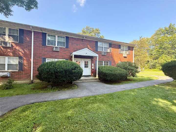 Property Photo:  5 Wildwood Drive 8B  NY 12590 