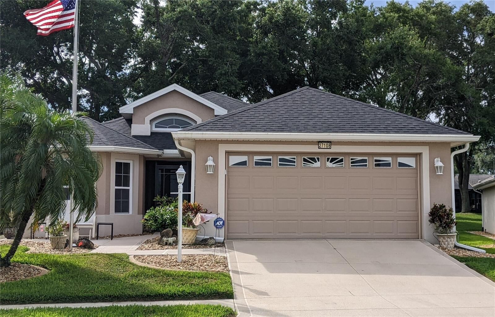 Property Photo: 27108 Stoney Brook Drive FL 34748