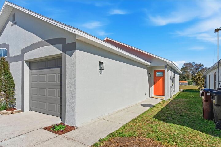 Property Photo: 461 Cadenza Drive FL 32807