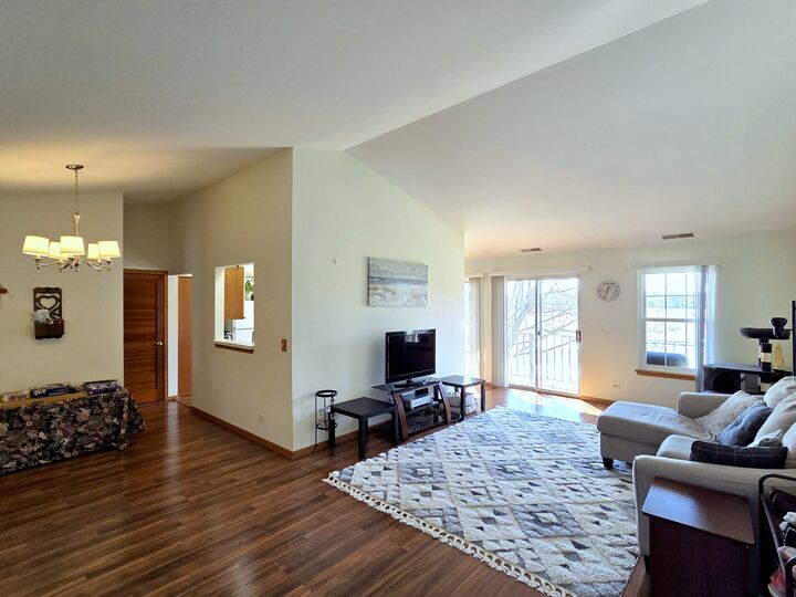Property Photo: 745 W Streamwood Boulevard B IL 60107