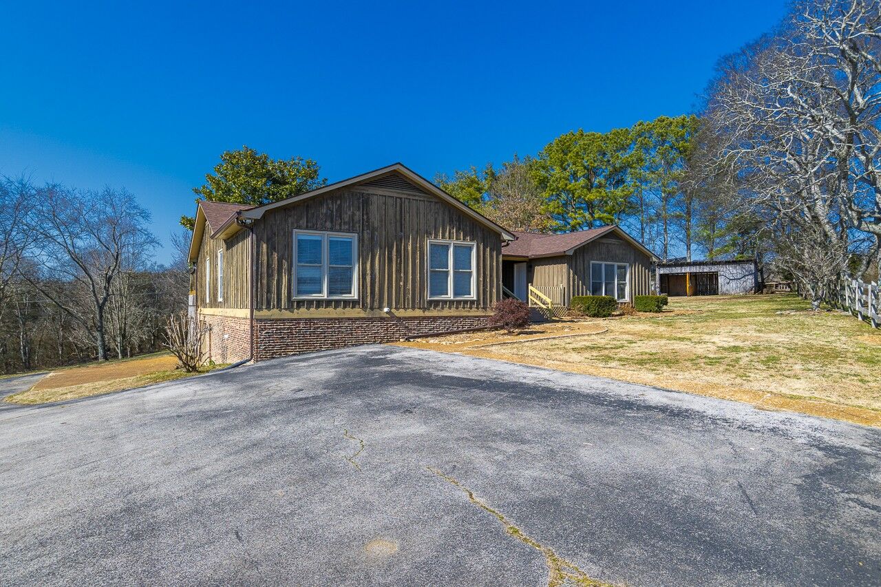 Property Photo:  408 McKibbon Ln  TN 38478 
