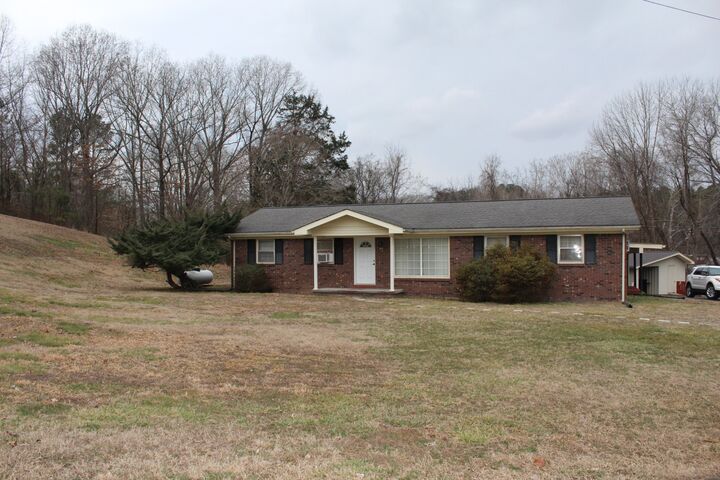 Property Photo: 208 Pulley St TN 37061