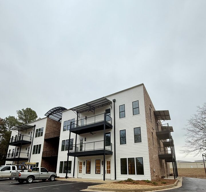 Property Photo: Unit 303 1007 Mistilis Cv MS 38655