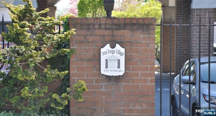 Property Photo:  12 Iron Forge Square 12  NJ 07442 