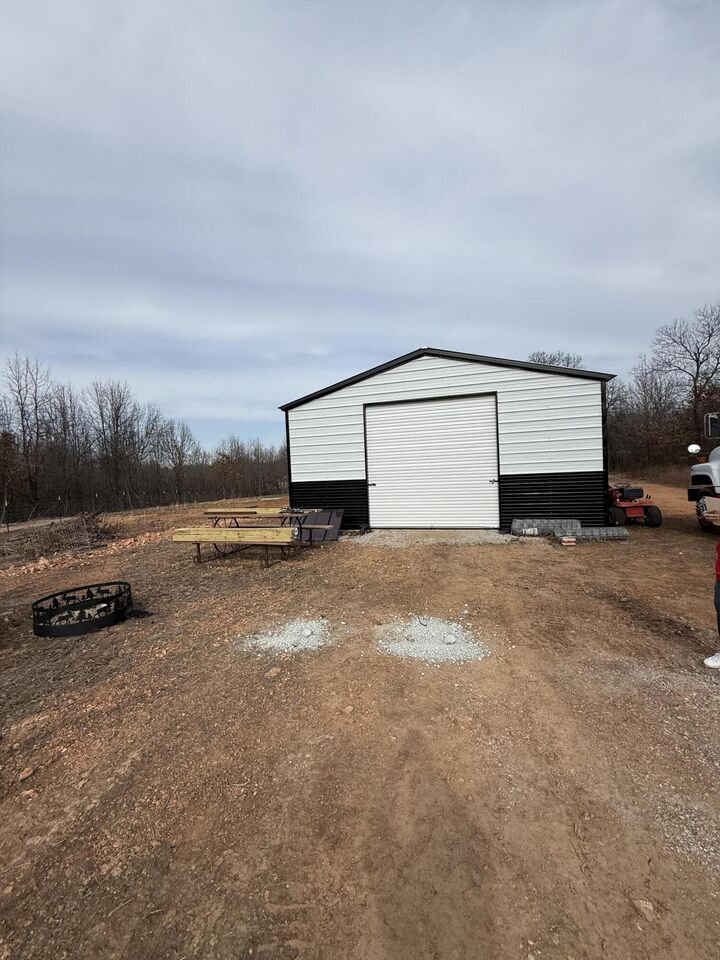 Property Photo:  258072 S 554 Road  OK 74331 